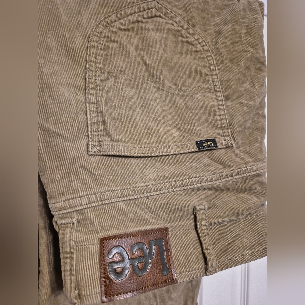 Lee Extreme Motion MVP Corduroy Pants in Khaki - Picture 3 of 4